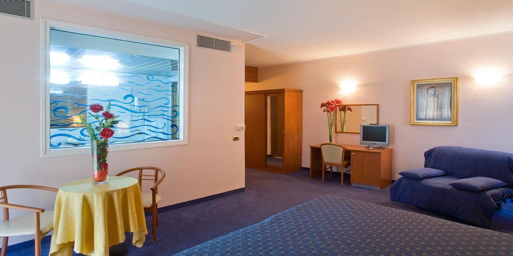 Valdenza Hotel Campegine Extérieur photo