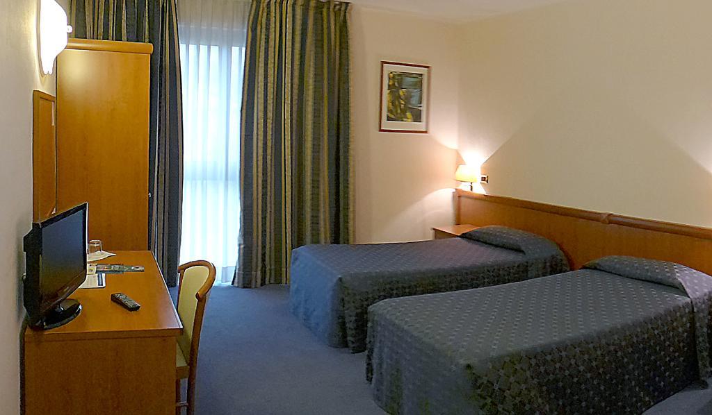 Valdenza Hotel Campegine Extérieur photo