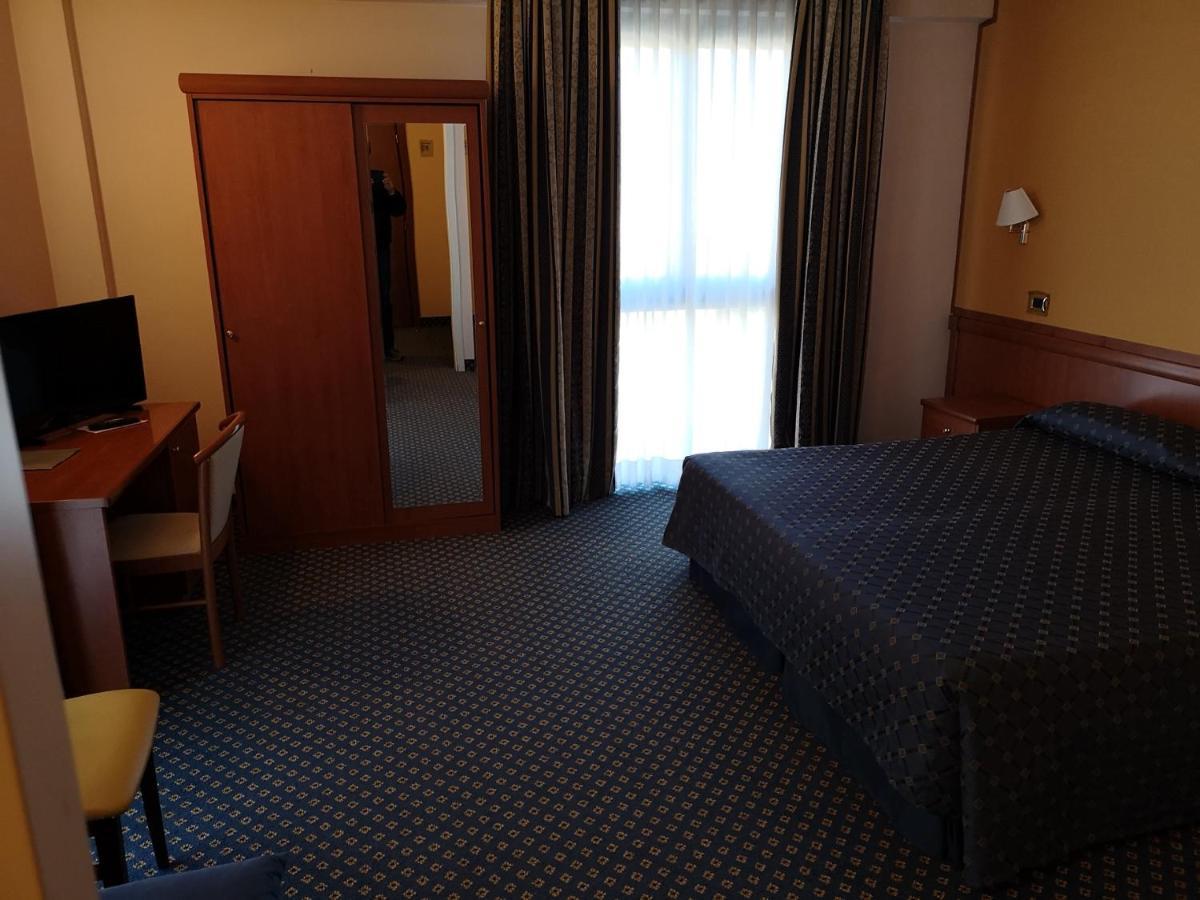 Valdenza Hotel Campegine Extérieur photo