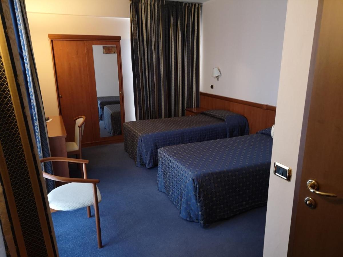 Valdenza Hotel Campegine Extérieur photo